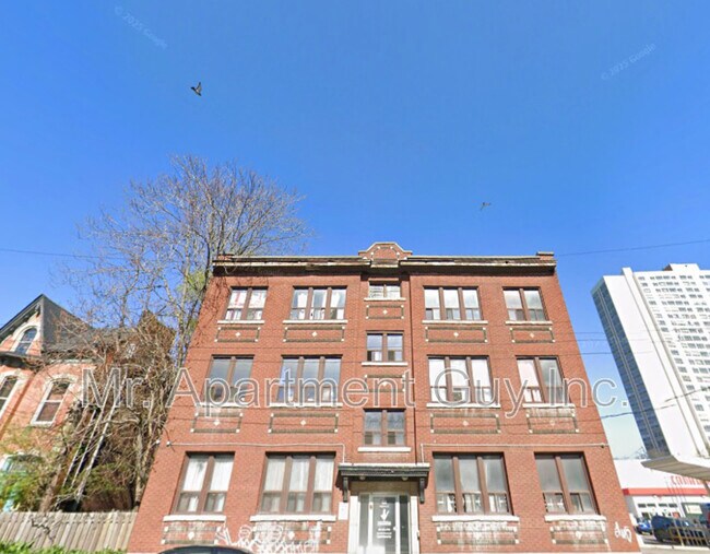 Building Photo - 44 Victoria Ave S