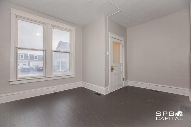 Building Photo - 33 S Franklin St