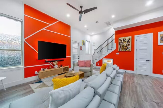 living room - 2802 Campbell St