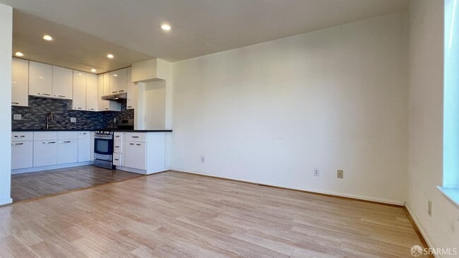 Building Photo - 1828 Newhall St