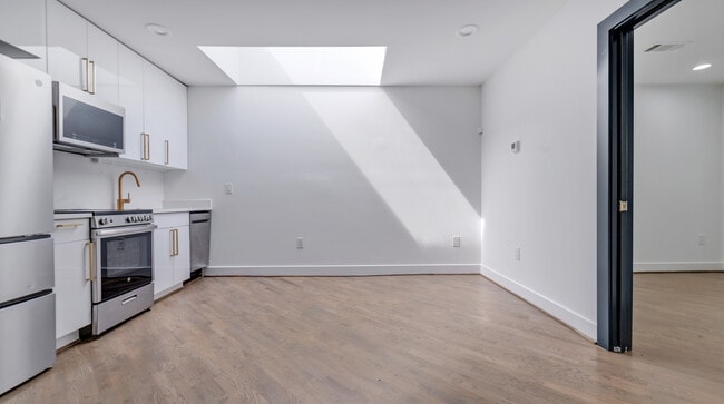 Building Photo - 1808 Benning Rd NE