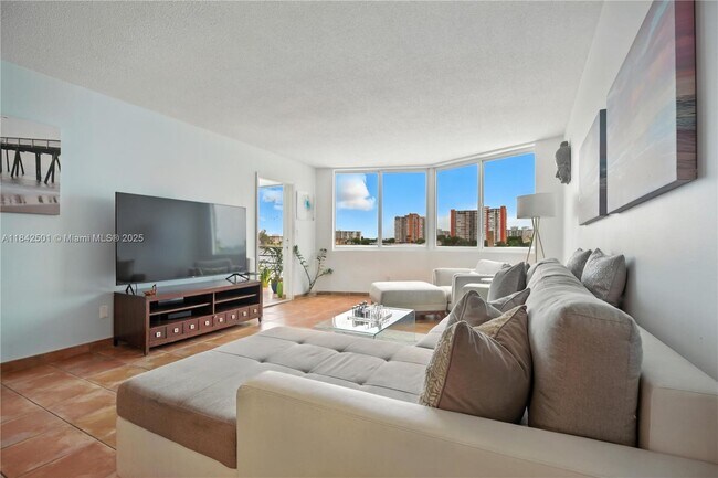 Foto del edificio - 1170 NE 191st St
