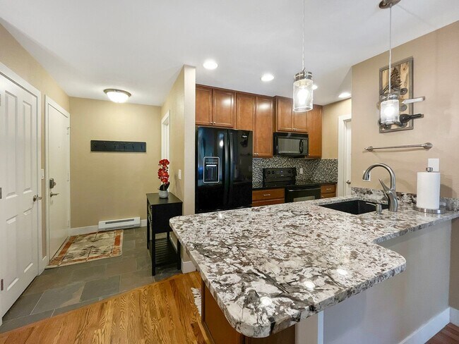 Building Photo - You asked for it! Winter Season Rental in FRISCO!!  One bedroom FURNISHED.  Just bring your skis!...