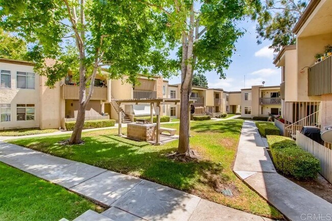 Foto del edificio - 432 Edgehill Ln