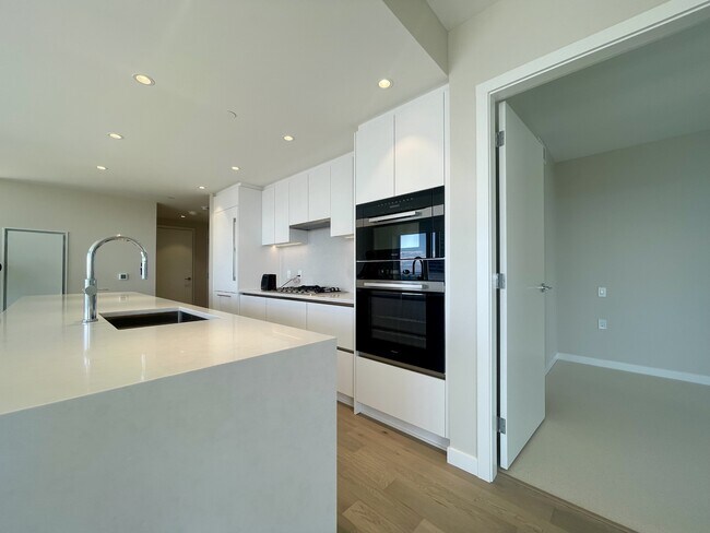 Photo du bâtiment - 485 W 42nd Ave