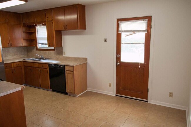 Building Photo - 8406 Burrell Dr