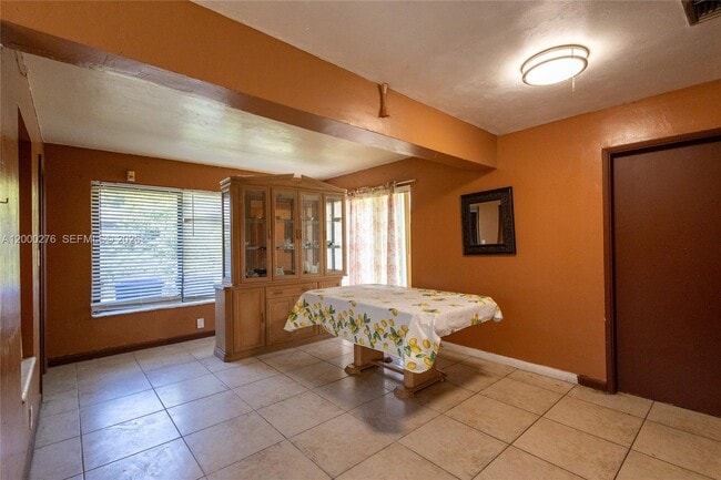 Foto del edificio - 3551 SW 1st St