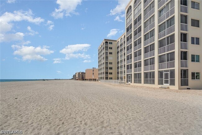 Foto del edificio - 25870 Hickory Blvd