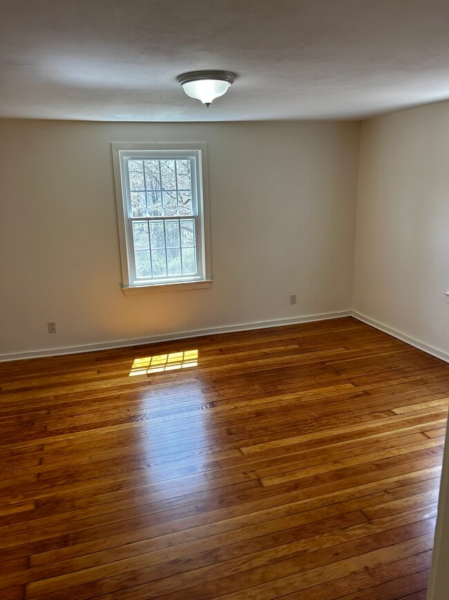 Foto del edificio - 969 Purchase Brook Rd
