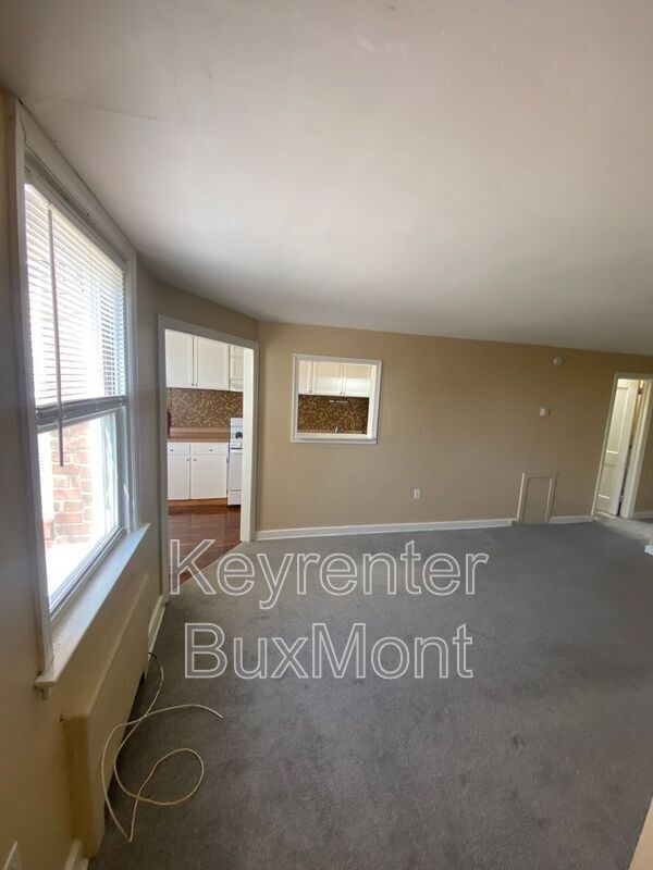 385 Edmonds Ave Unit 2nd Floor, Drexel Hill, PA 19026 Condo for Rent