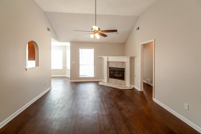 Building Photo - 9807 Pigeon Roost Park Cir