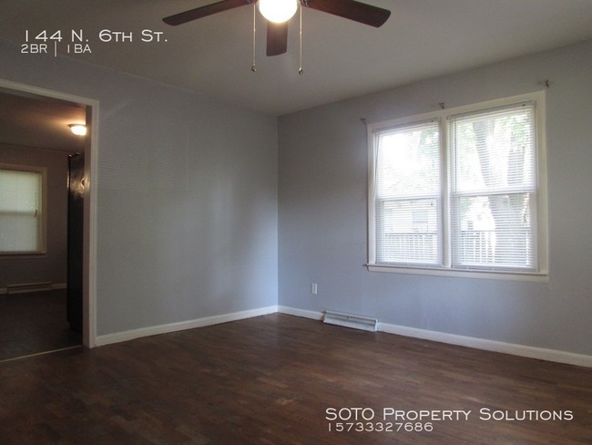 Building Photo - 2BD/1BA House with a fenced in yard!
