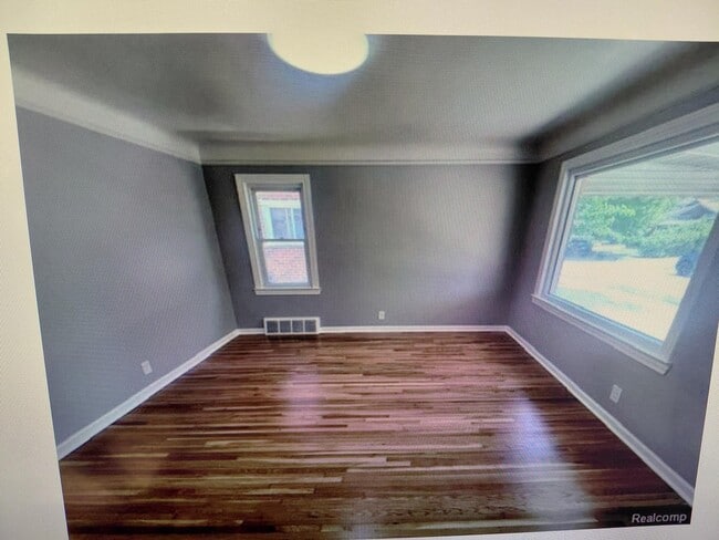 Building Photo - 1038 Detroit Ave