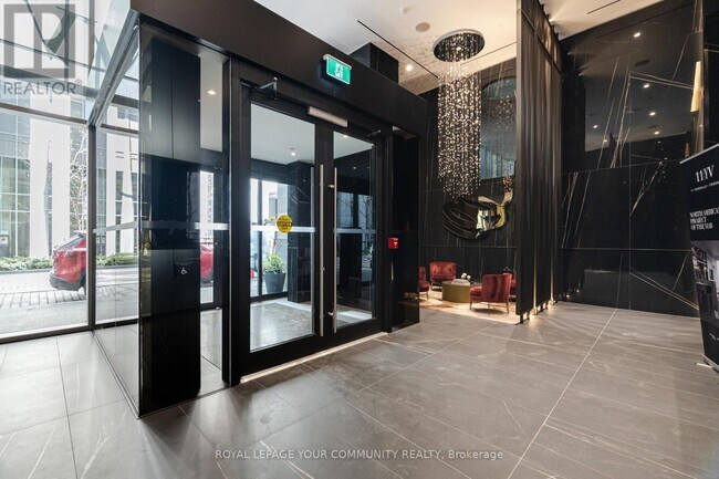 Photo du bâtiment - 11-4211 Yorkville Ave