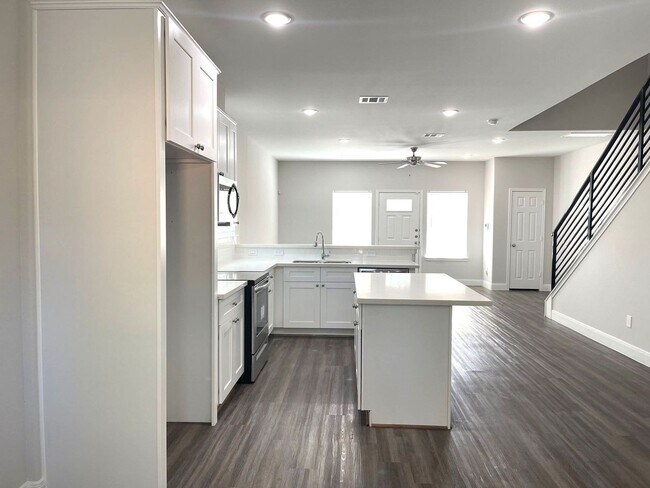 Foto del edificio - 5214 Mayle St