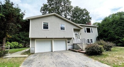 Building Photo - 20 Boathouse Ln