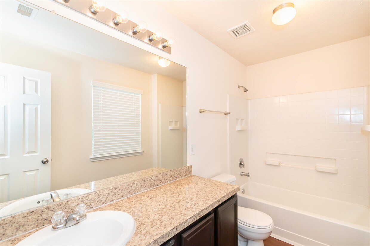 Building Photo - 6254 Brenwood Cir