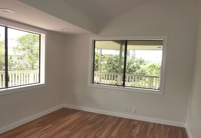 Building Photo - Maui Meadows