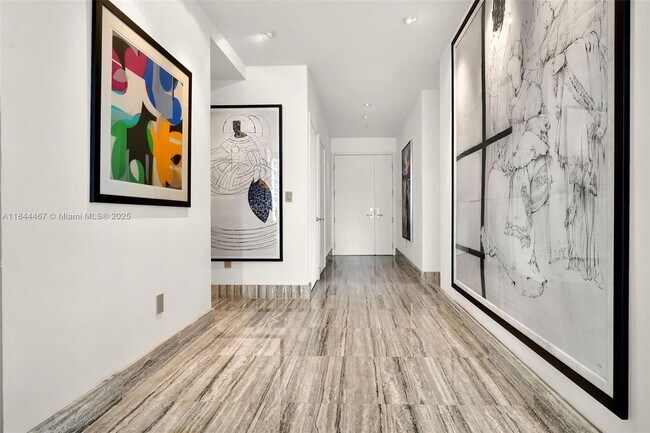Foto del edificio - 901 Brickell Key Blvd