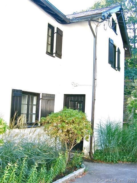 Primary Photo - 684 Westover Rd