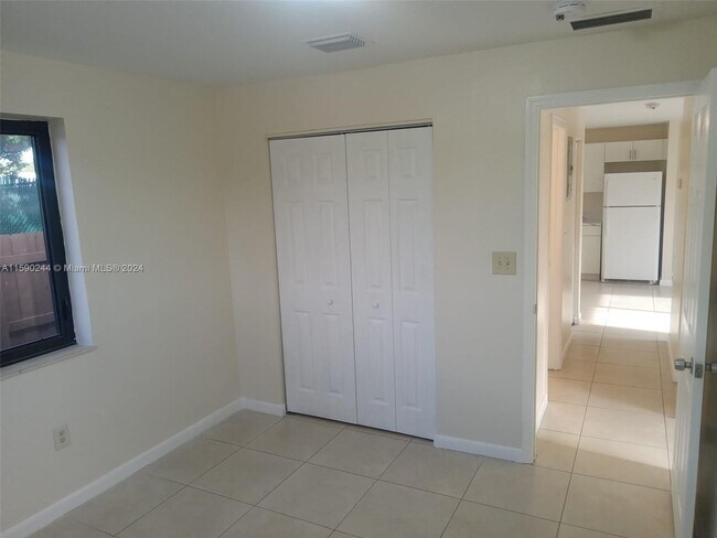 Foto del edificio - 1720 NW 59th St