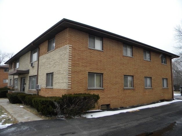 Building Photo - 10416 W Hampton Ave