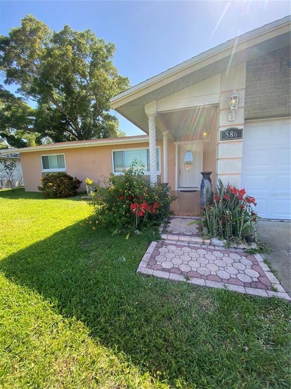 Building Photo - 586 E Lake Dr