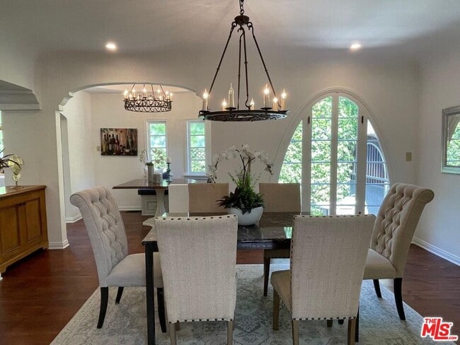 Building Photo - 309 Crescent Dr