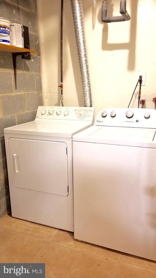 Building Photo - 2498 Sun Valley Cir