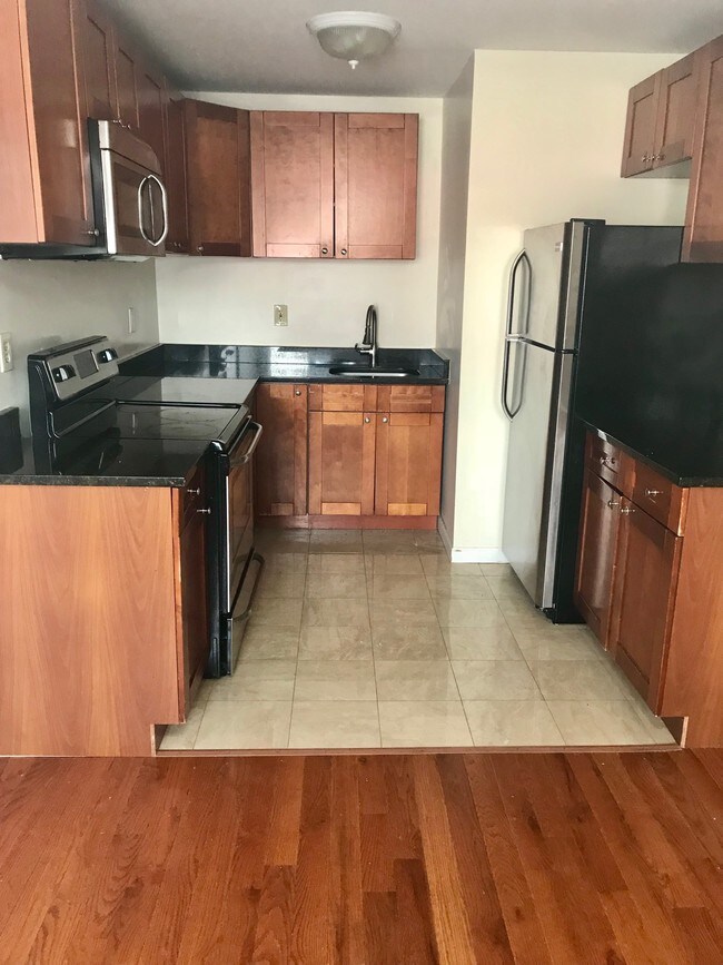 42 Dean Pl Unit A108 Bridgeport Ct 06610 Apartment For Rent In Building Photo 42 Dean Pl