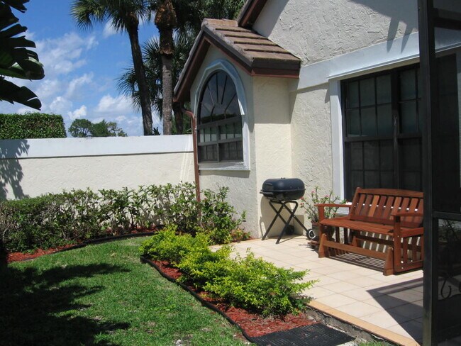 Foto del edificio - 8053 Allspice Dr