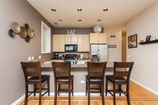 Foto del edificio - 2 bedroom in Chicago IL 60613