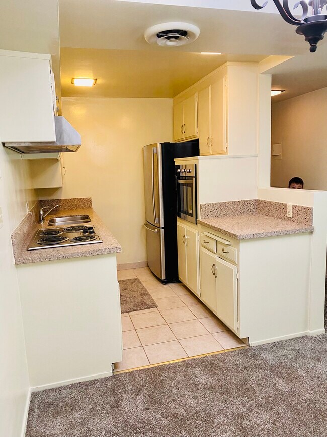Kitchen - 3407 Huxley St
