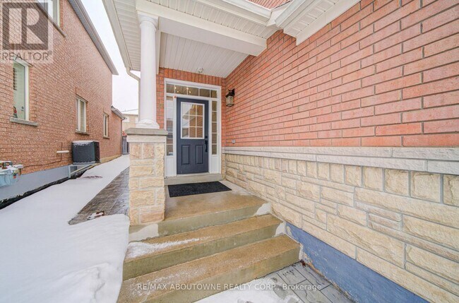 Building Photo - 3339 Ruth Fertel Dr