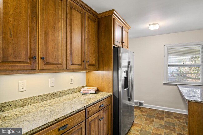 Foto del edificio - 18729 Briarwood Dr