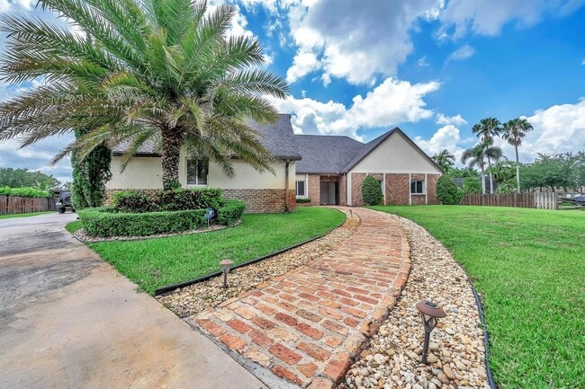 Building Photo - 4920 SW 170th Ave