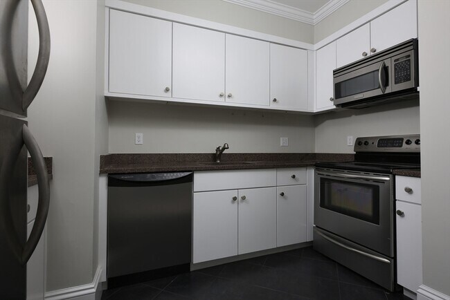 Building Photo - 39 Marlborough St