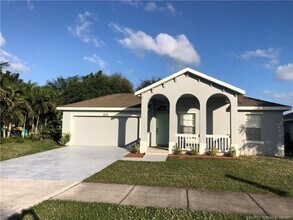 Building Photo - 4567 SE Murray Cove Cir