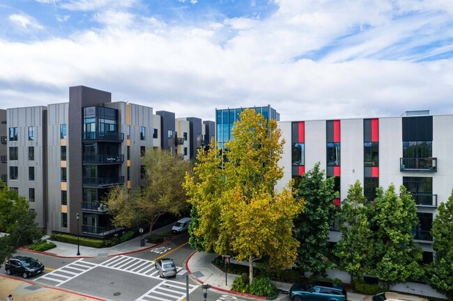 Building Photo - Levare