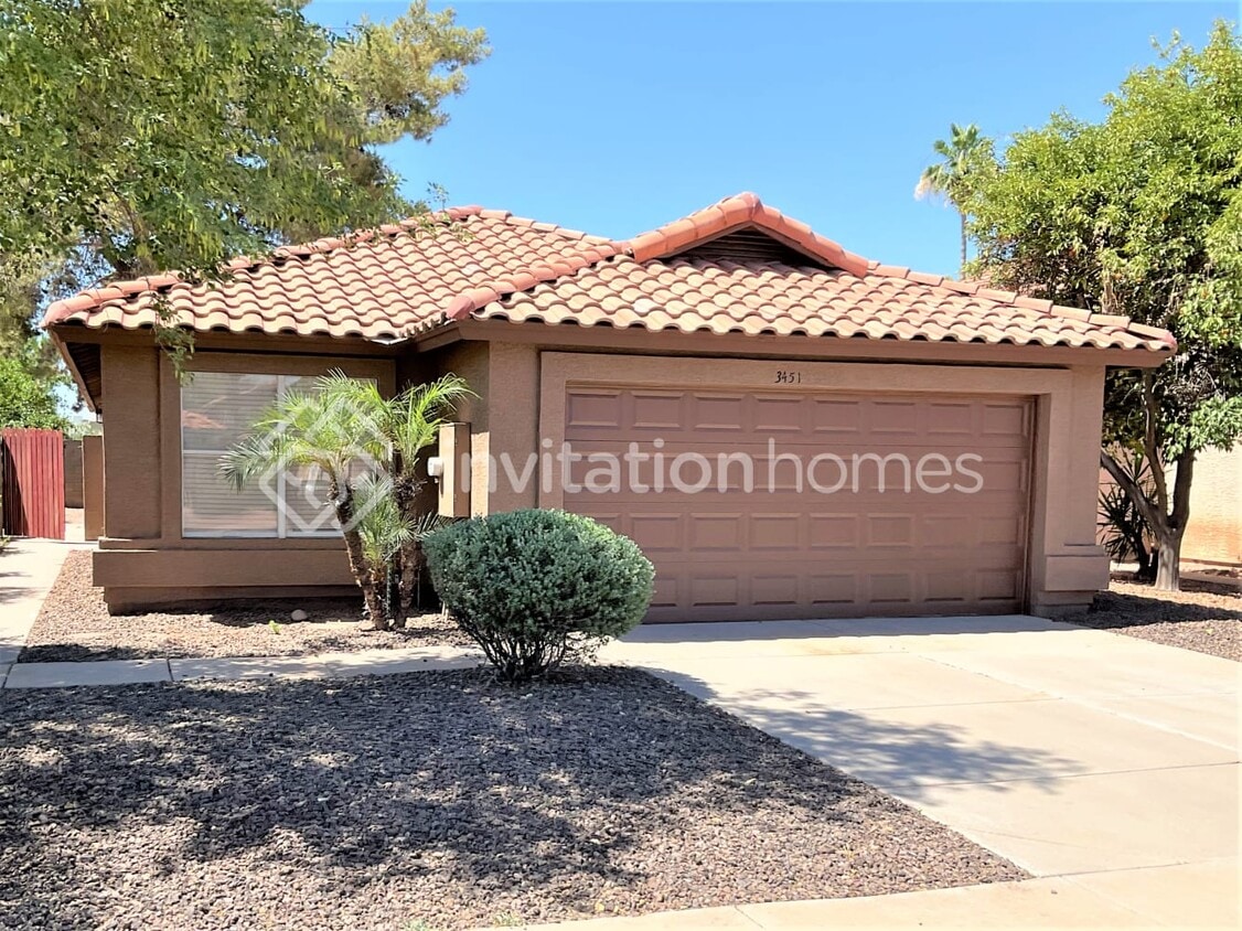 Primary Photo - 3451 W Baylor Ln