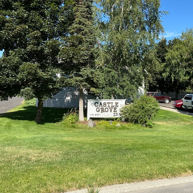 Street view - Castle Grove