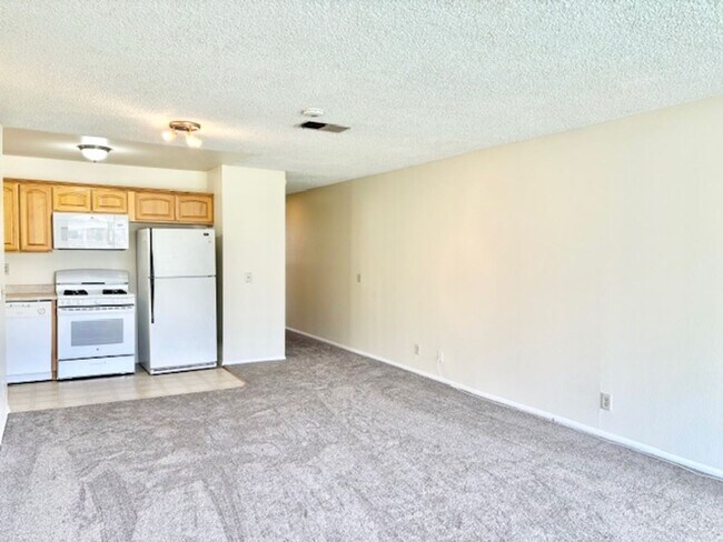 Foto del edificio - Port Hueneme | 2 Bed + 2 Bath | OCEAN VIEW...