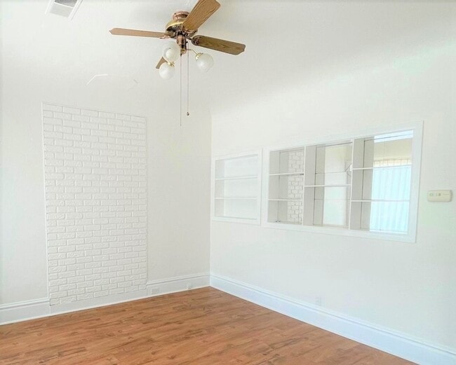 Building Photo - 2154 Buena Vista Ave