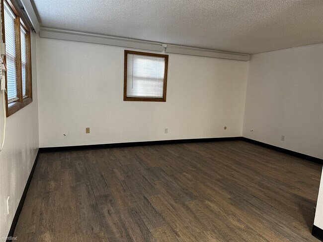 Foto del edificio - 1 br, 1 bath 4plex - 104 Philadelphia Stre...