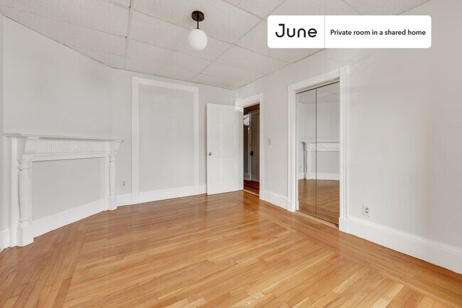 Foto del edificio - Room in Shared 3 bed/1 bath home