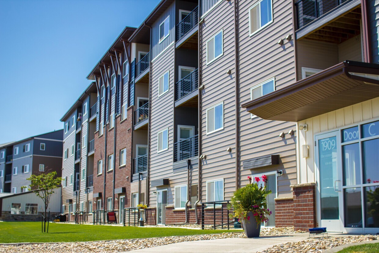 The Commons and Landing at Southgate 1909 31st Ave SW Minot, ND