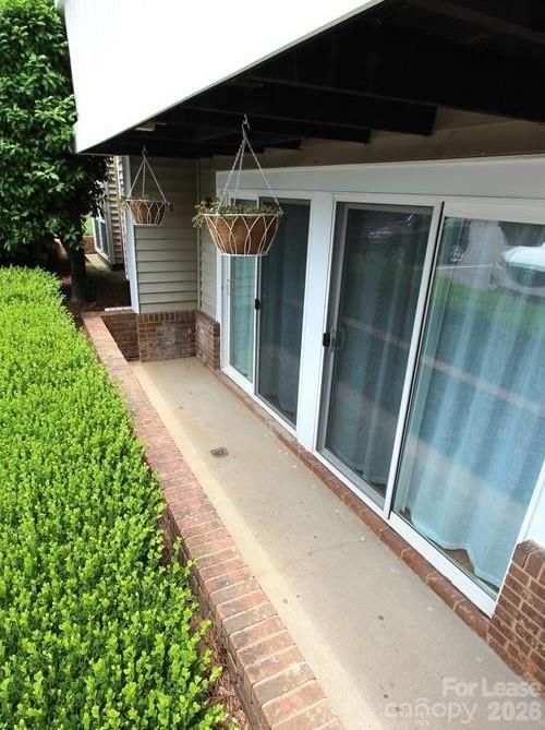 Foto del edificio - 1645 Arlyn Cir