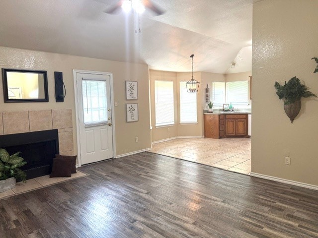 Foto del edificio - Eagle Mountain ISD ! 3/2/2 Cute and well-maintained 3-bedroom, 2-bath home featuring an open-conc...