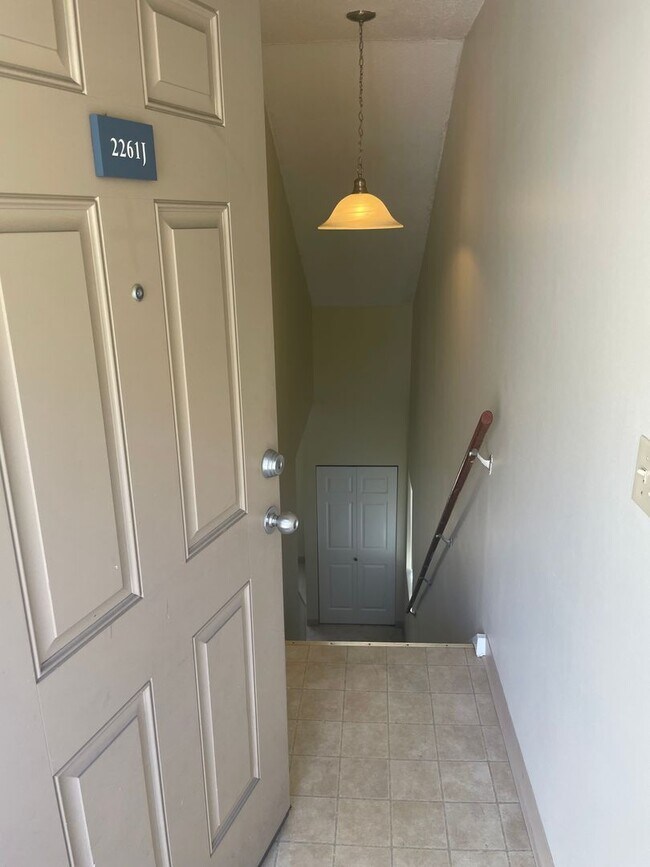 Photo - 2Br/1.5Bth, ready to move in, Great Locaton, Parking included House