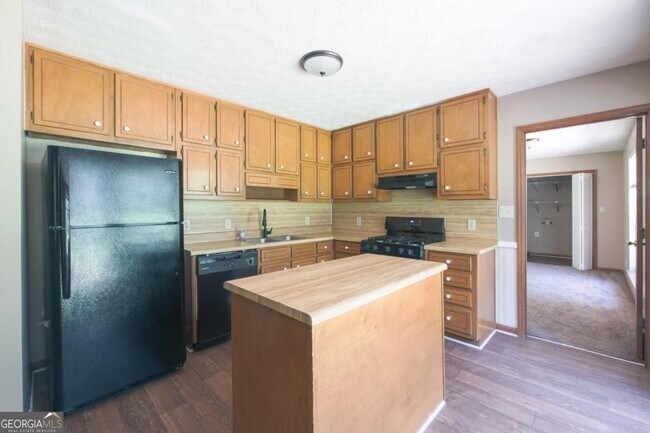 Foto del edificio - 310 Summerwood Ln